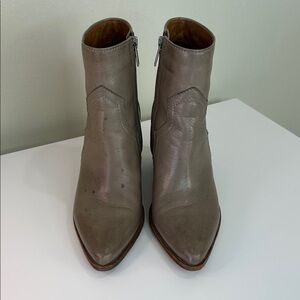 Frye Flynn Zip Bootie Gray Leather Block Heel Ankle Boots | Size 6M